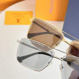 Picture of Louis Vuitton Sunglasses _SKUfw77710117fw